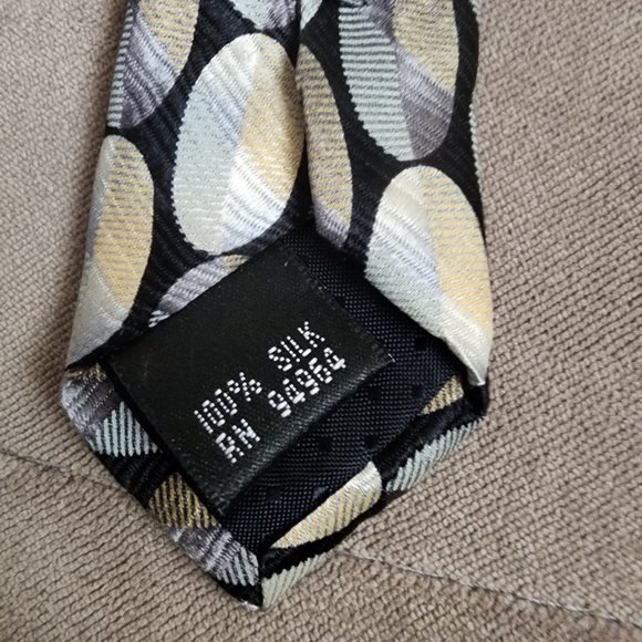 Stanley Blacker 100% Silk Neck Tie - Oval Design with Black Background - Picture 4 of 6